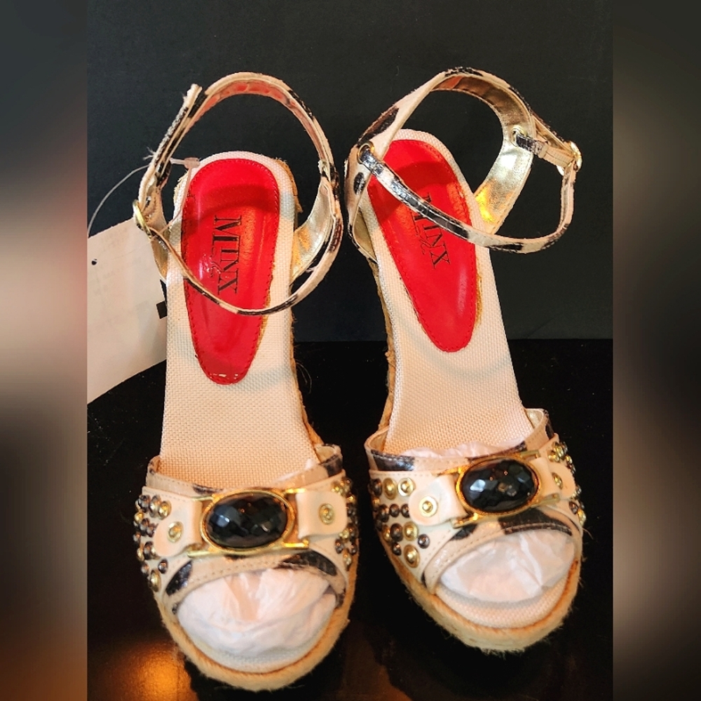 NIB Minx Black and White Leather Studded Wedge Peep-toe Sandals